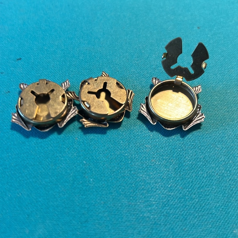 Frog buttons covers - Picture 2 of 2